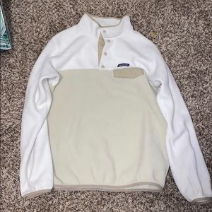 White and Cream Patagonia Pullover Size Large
